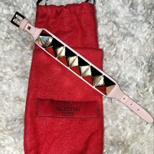 VALENTINO Authentic Rockstud Wide Bracelet Rose Quartz